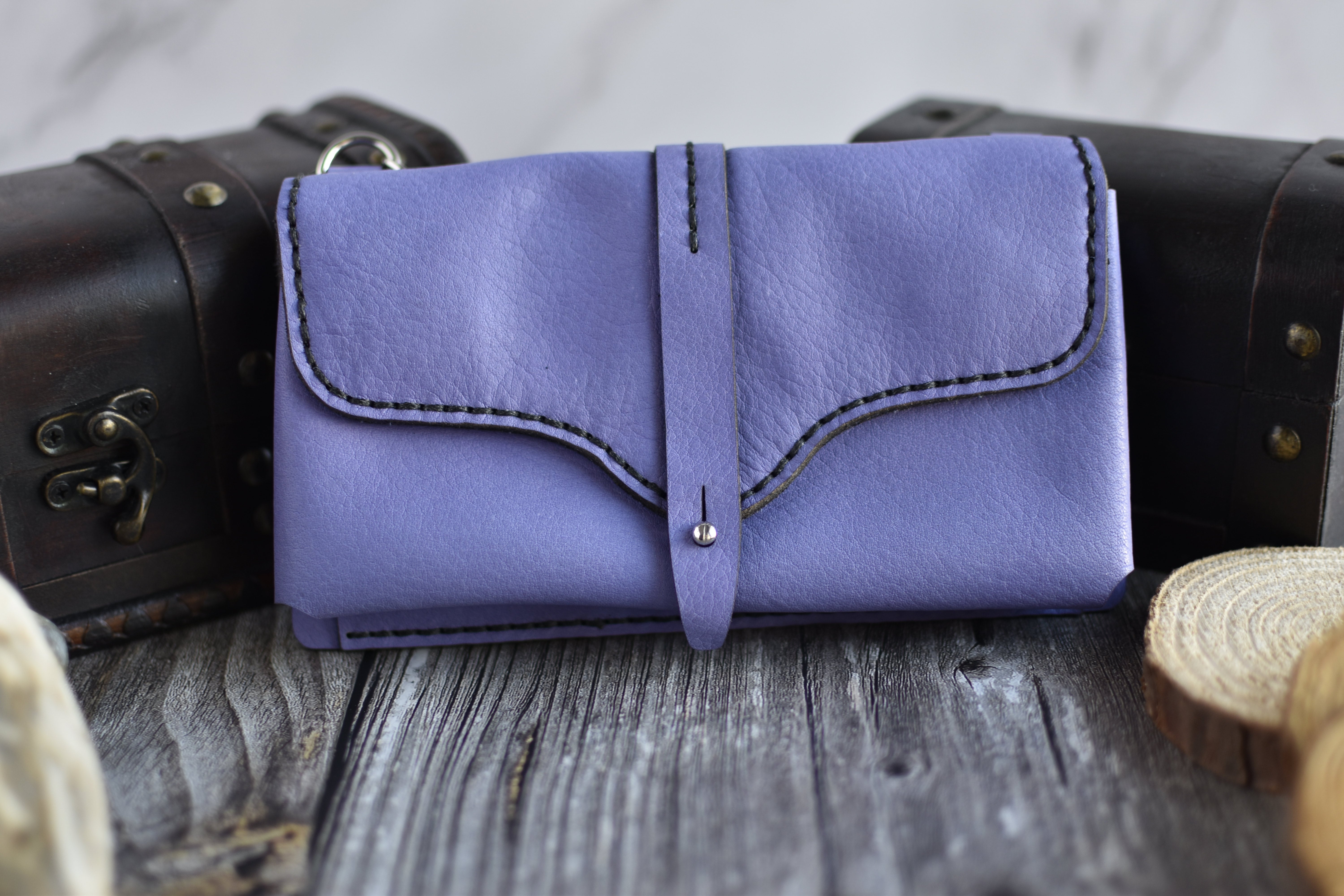 Buy Lauren Ralph Lauren Women Purple Leather Crossbody Turn-Lock Tech Case  Online - 971512 | The Collective